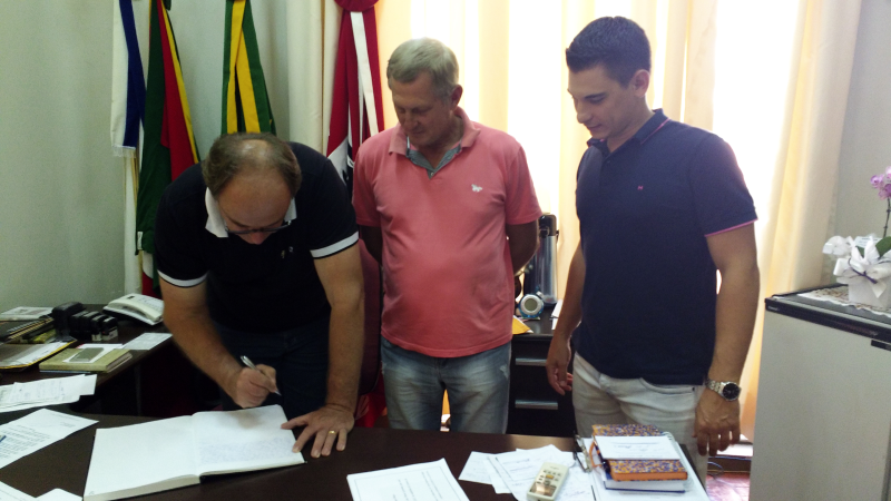 VICE ASSUME COMO PREFEITO EM EXERCÍCIO